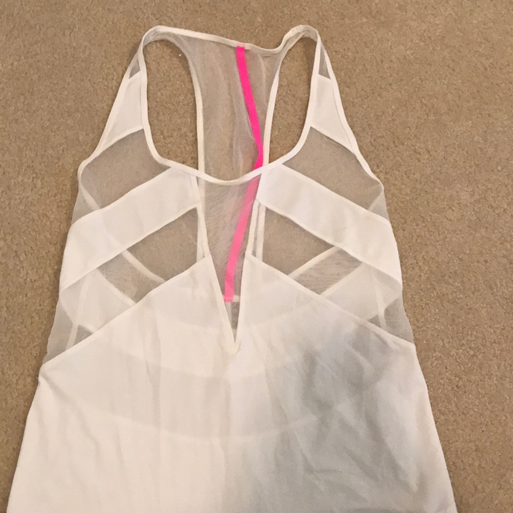 Never worn lululemon tank